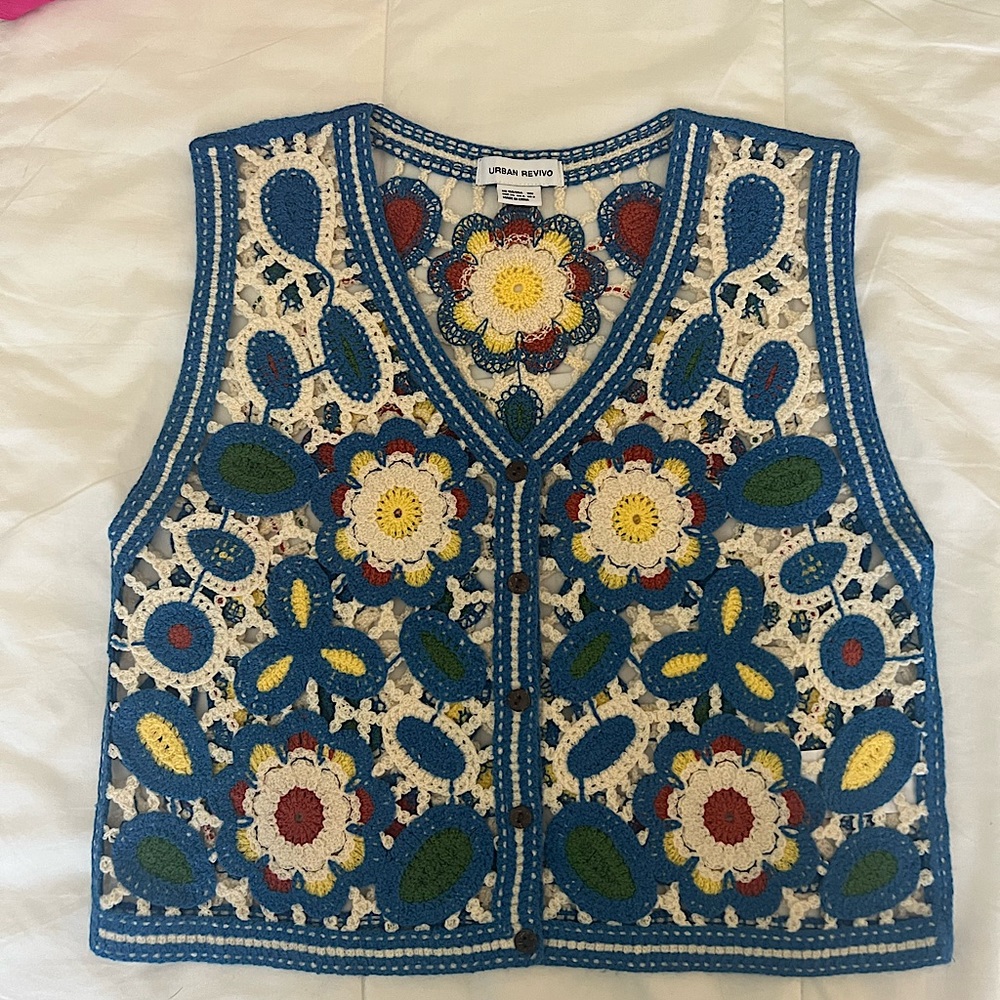 Urban Revivo sweater vest